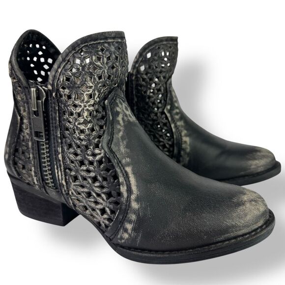 Circle G Black Ankle Booties with Laser-Cut Design - Picture 2 of 13